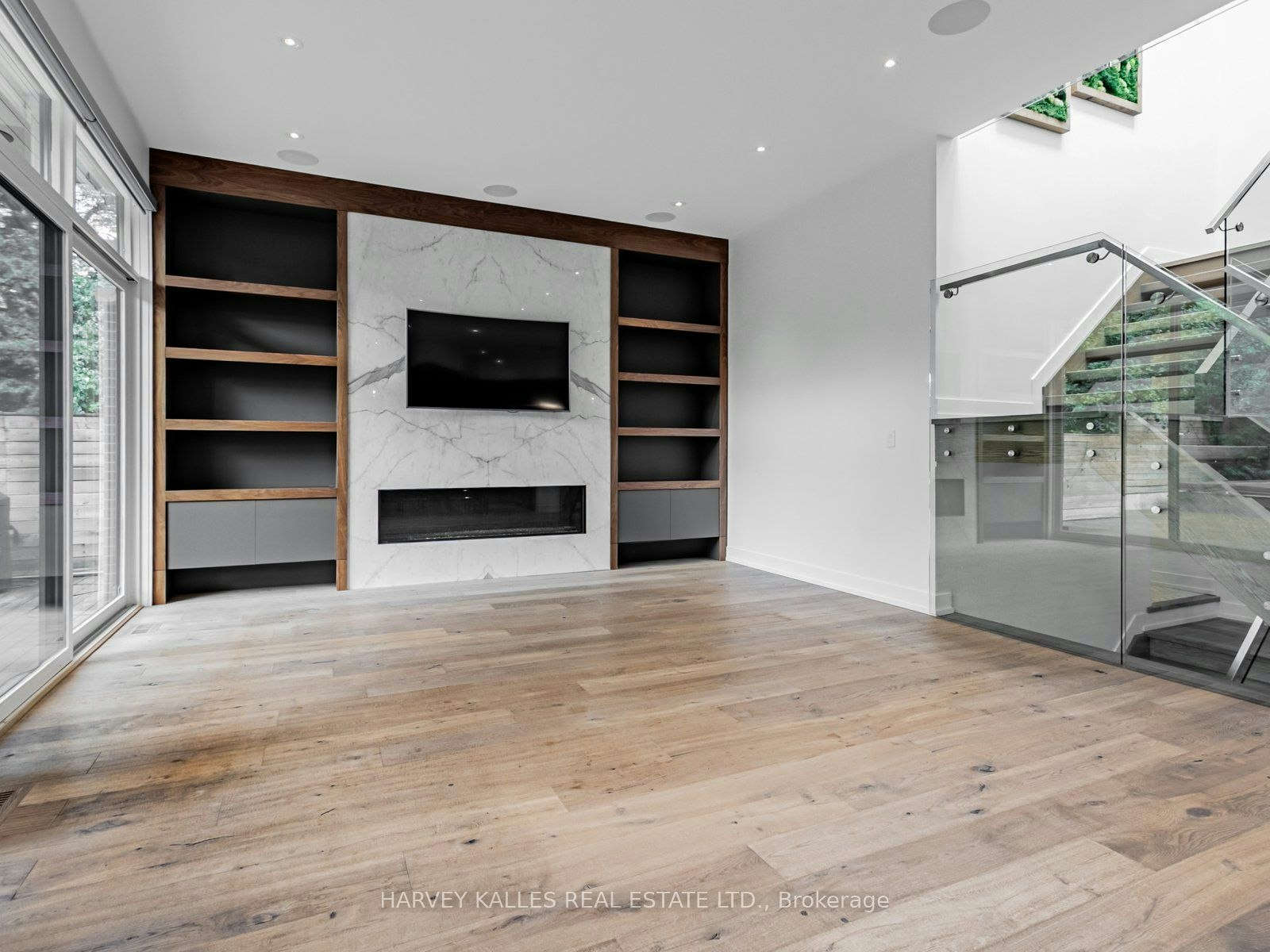 38 Van Dusen Boulevard, Toronto, ON, M8Z 3E6 - 10