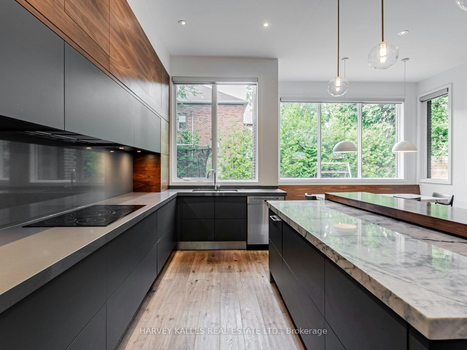 38 Van Dusen Boulevard, Toronto, ON, M8Z 3E6 - 7