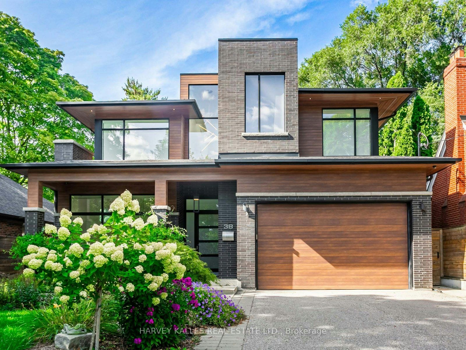 38 Van Dusen Boulevard, Toronto, ON, M8Z 3E6