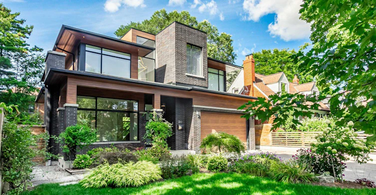 38 Van Dusen Boulevard, Toronto, ON, M8Z 3E6 - 3