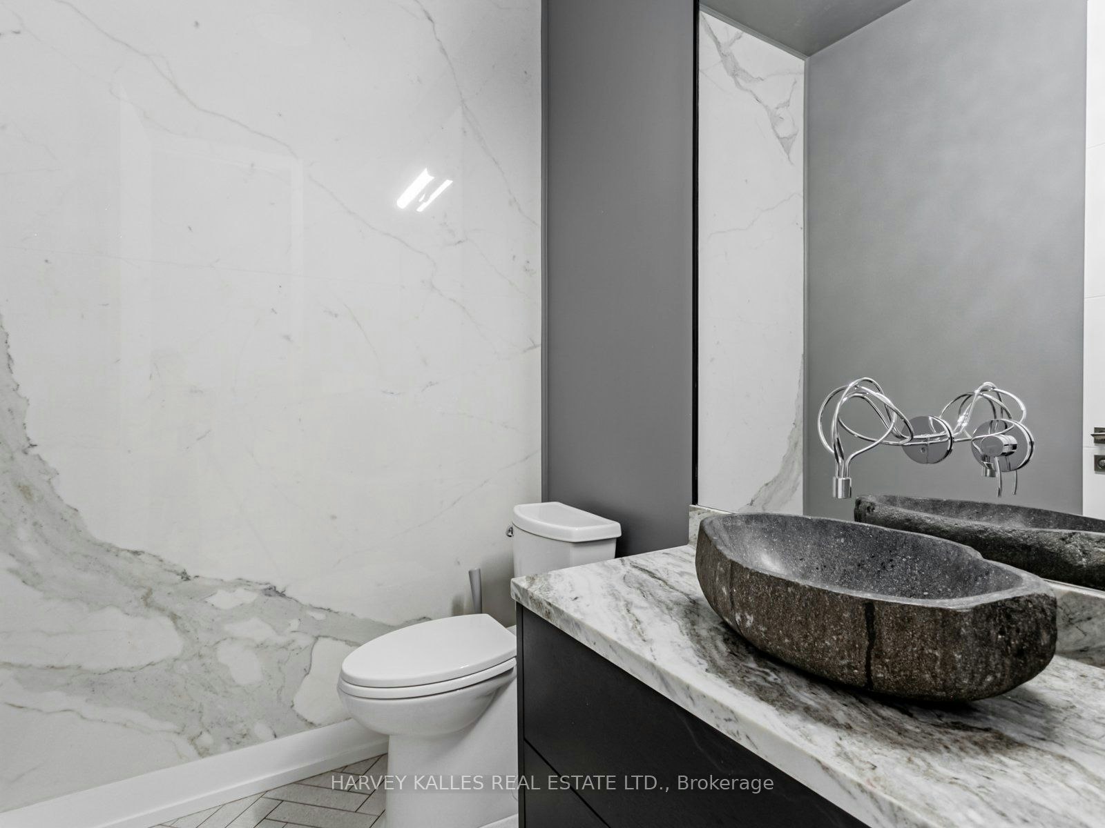 38 Van Dusen Boulevard, Toronto, ON, M8Z 3E6 - 13