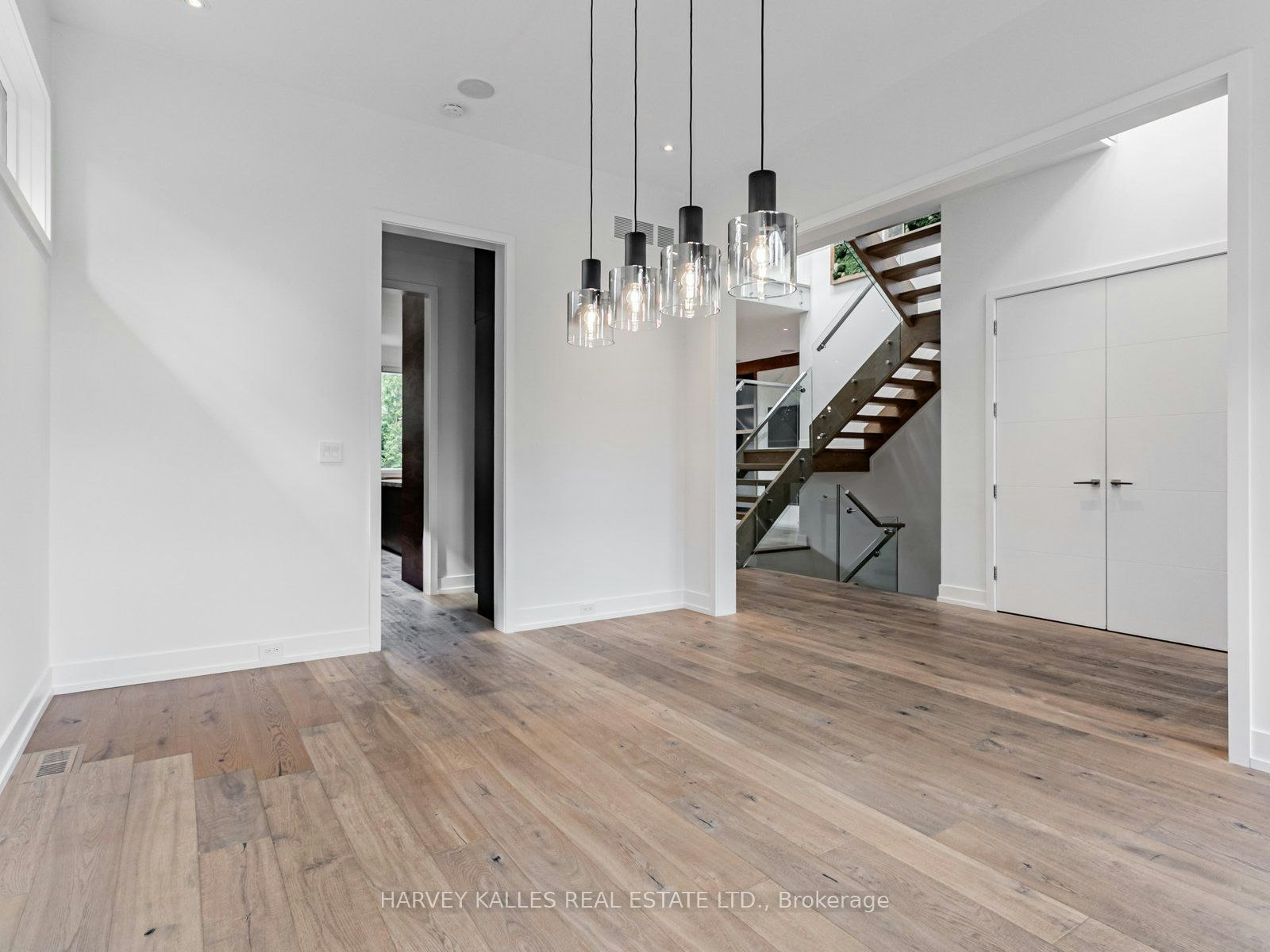 38 Van Dusen Boulevard, Toronto, ON, M8Z 3E6 - 5