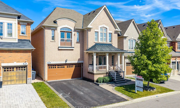 23 Arrowpoint Drive