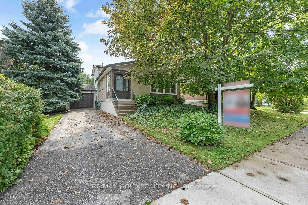 29 Carberry Crescent, Brampton, ON, L6V 2G1