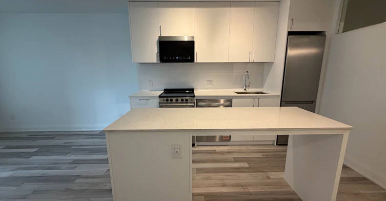 213-3250 Carding Mill Trail, Oakville, ON, L6M 1R1 - 4