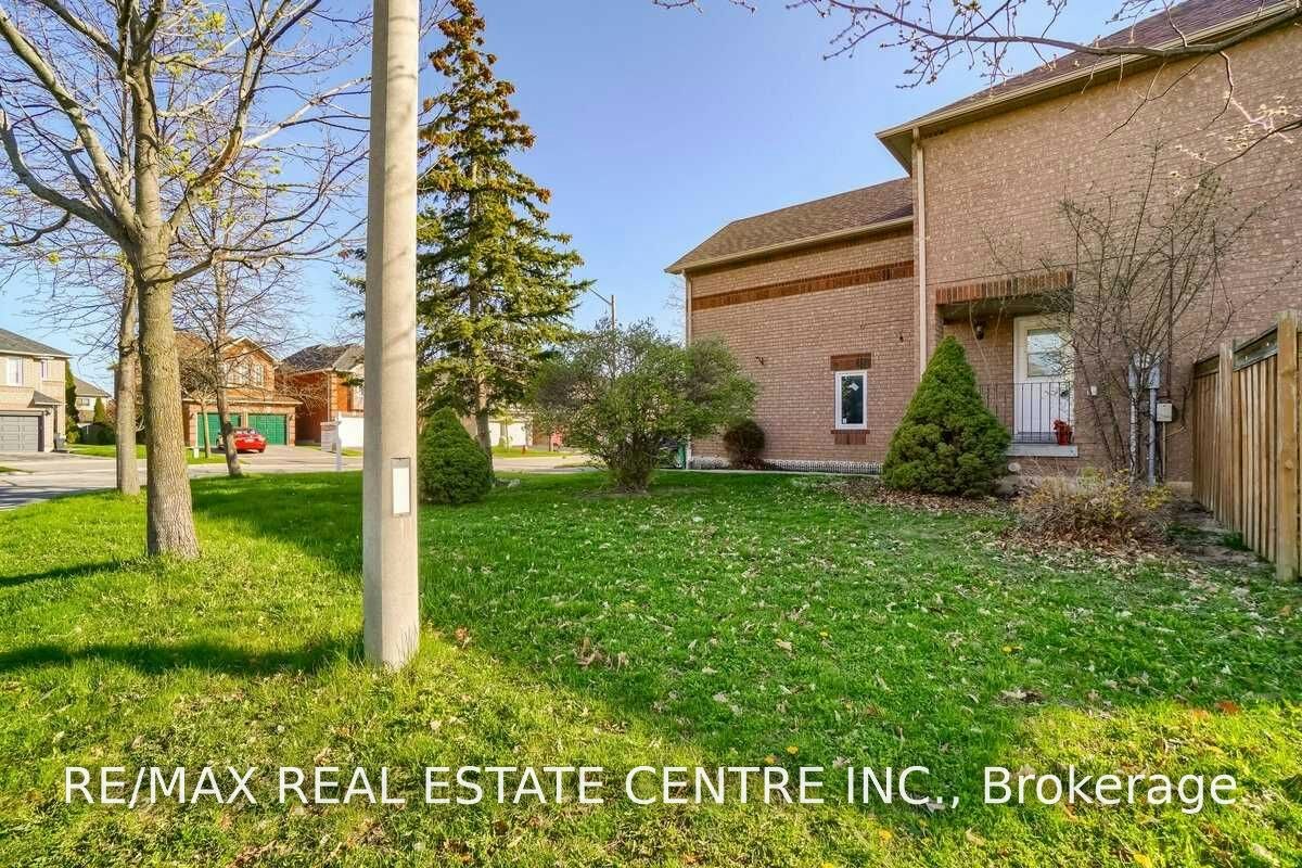 3725 Althorpe Circle N, Mississauga, ON, L5N 7G5 - 4