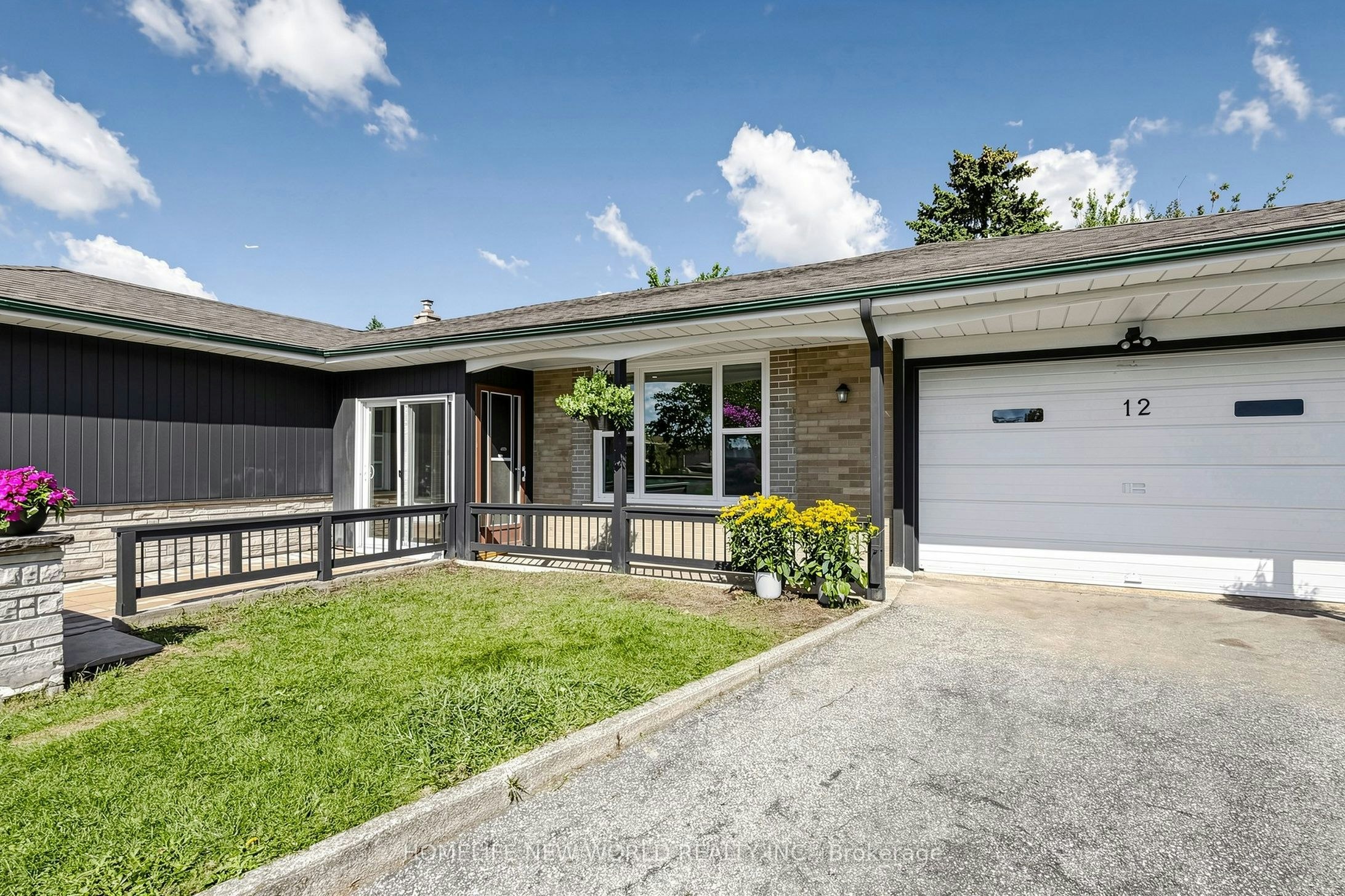 12 Greyfriar Court, Toronto, ON, M3N 2A9