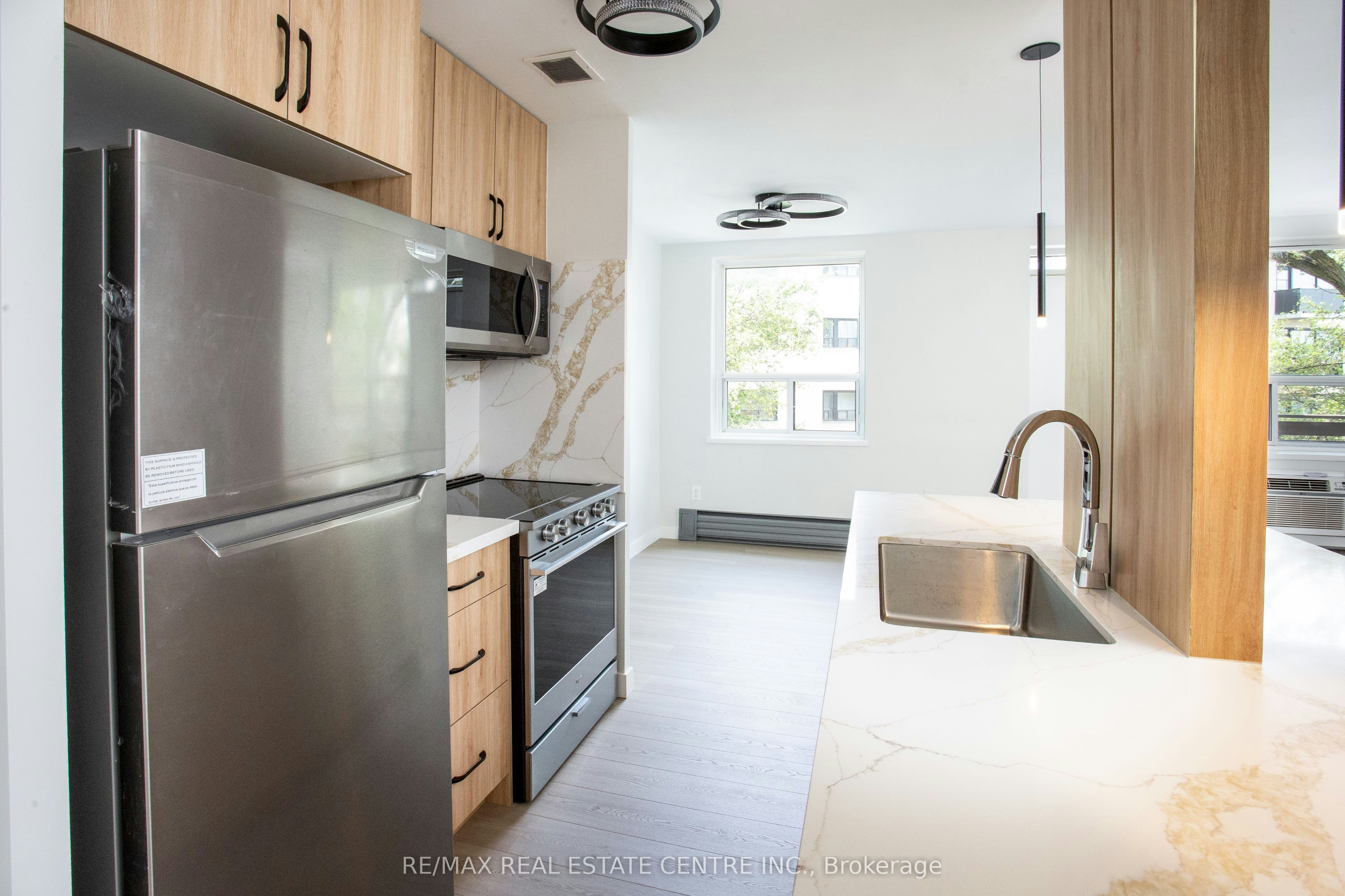 307-5 Hill Heights Road Road, Toronto, ON, M8Y 1Y9