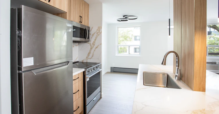 307-5 Hill Heights Road Road, Toronto, ON, M8Y 1Y9