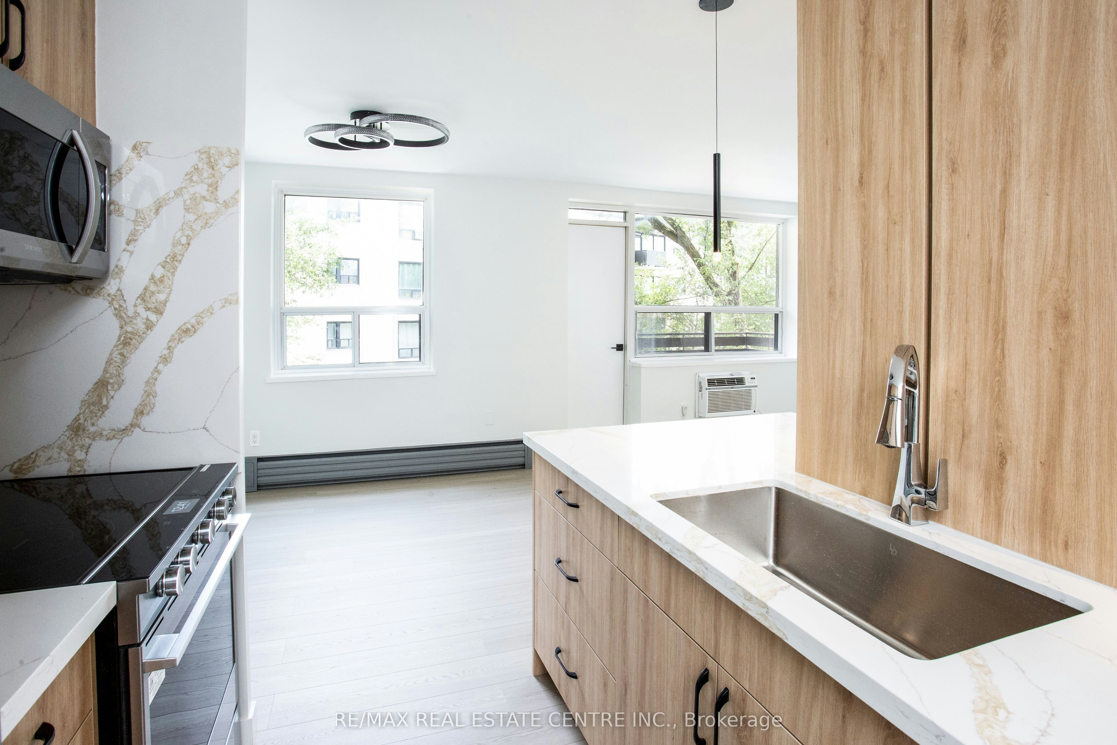 307-5 Hill Heights Road Road, Toronto, ON, M8Y 1Y9 - 2