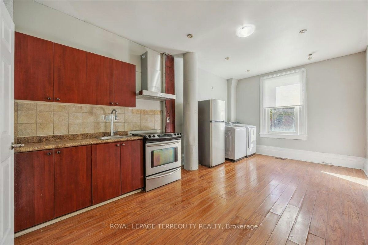 1-164 Main Street N, Brampton, ON, L6V 1N9 - 9