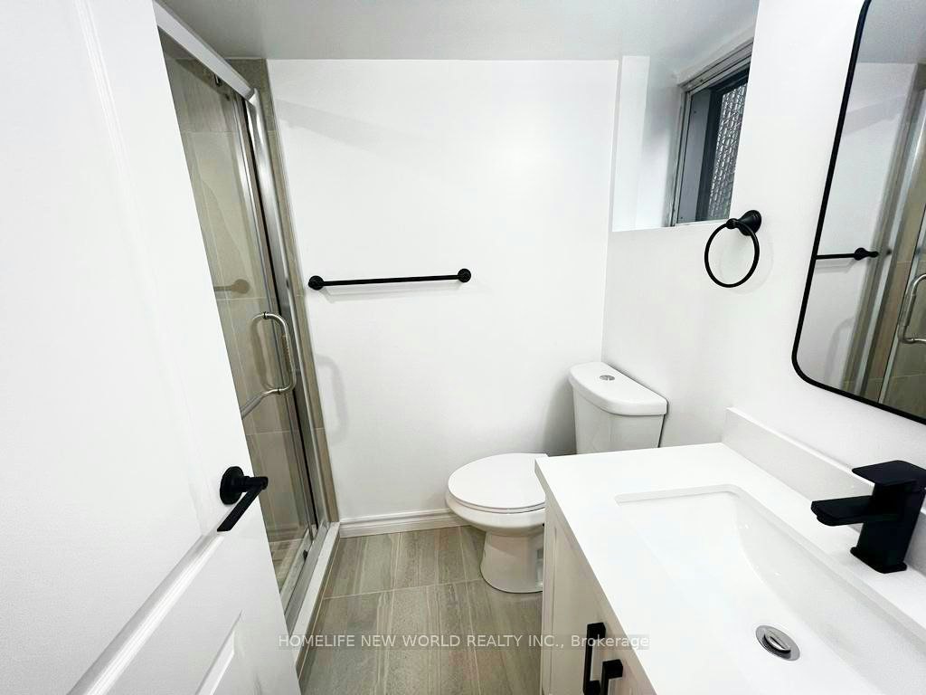 Lower-3 Roblocke Avenue, Toronto, ON, M6G 3R6 - 7