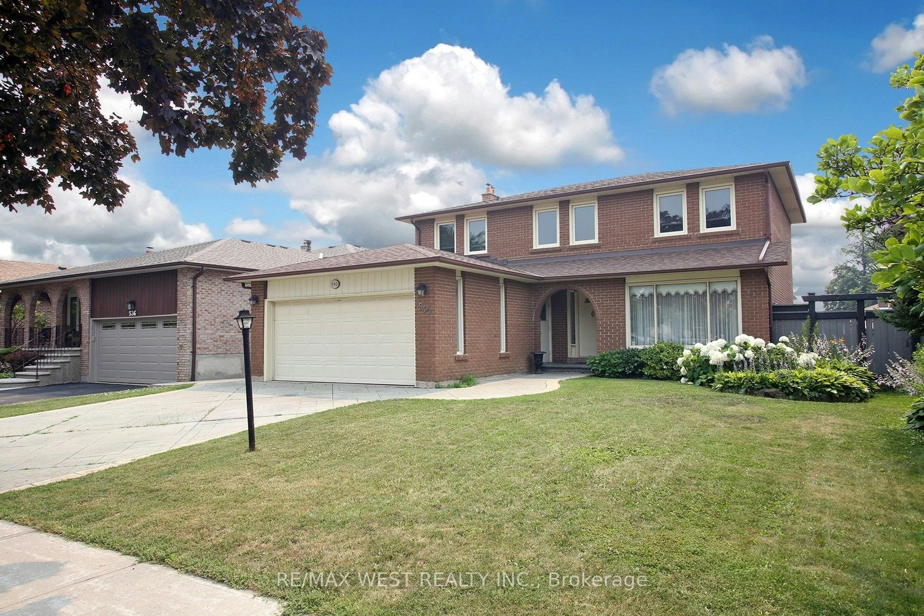 540 Louis Drive, Mississauga, ON, L5B 2N2