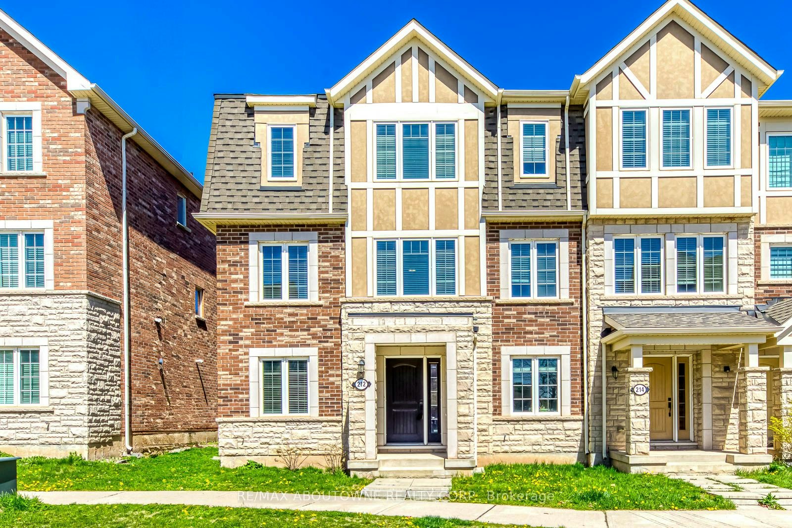 212 Ellen Davidson Drive, Oakville, ON, L6M 0V1