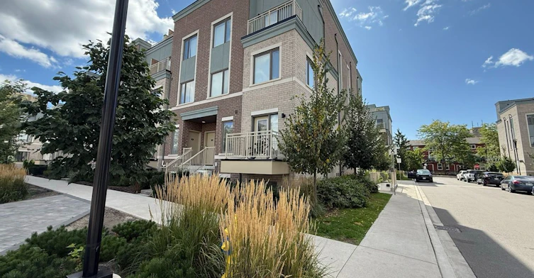 32-15 William Jackson Way, Toronto, ON, M8V 0J8 - 2