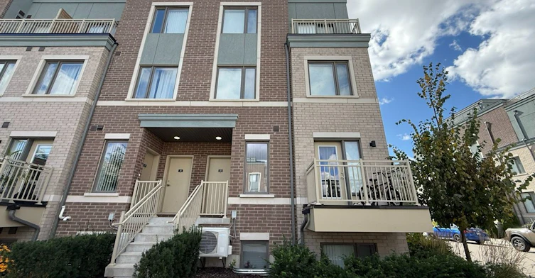 32-15 William Jackson Way, Toronto, ON, M8V 0J8