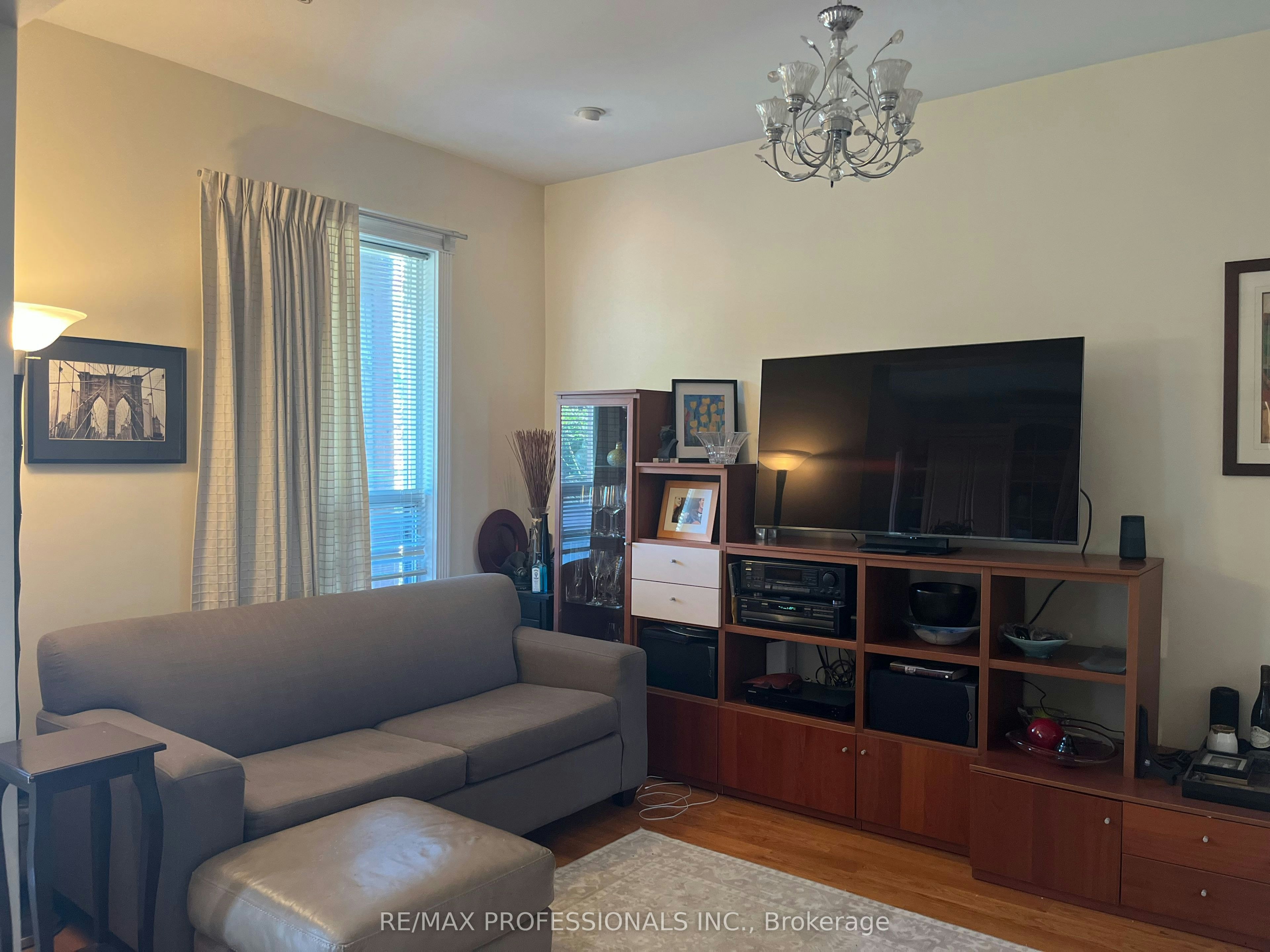 Main-282 Keele Street, Toronto, ON, M6P 2K4 - 3