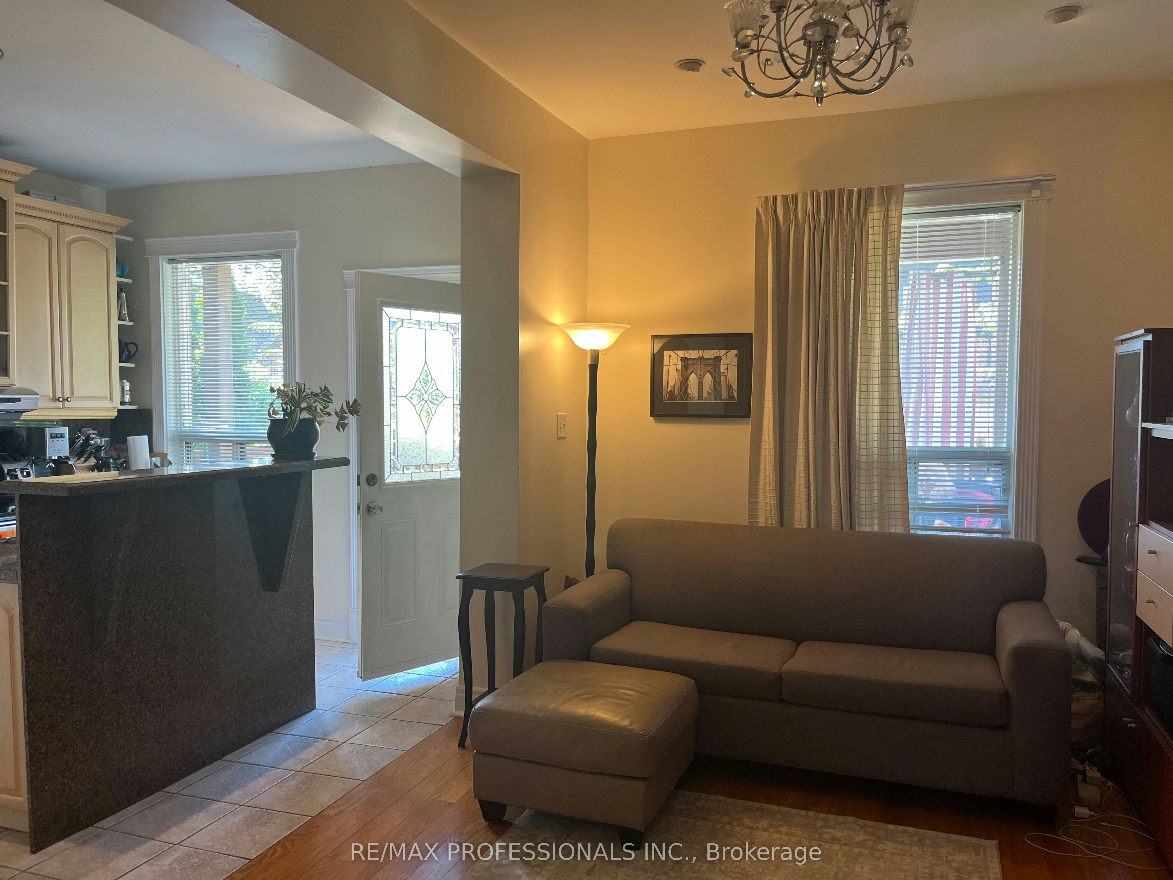 Main-282 Keele Street, Toronto, ON, M6P 2K4 - 2