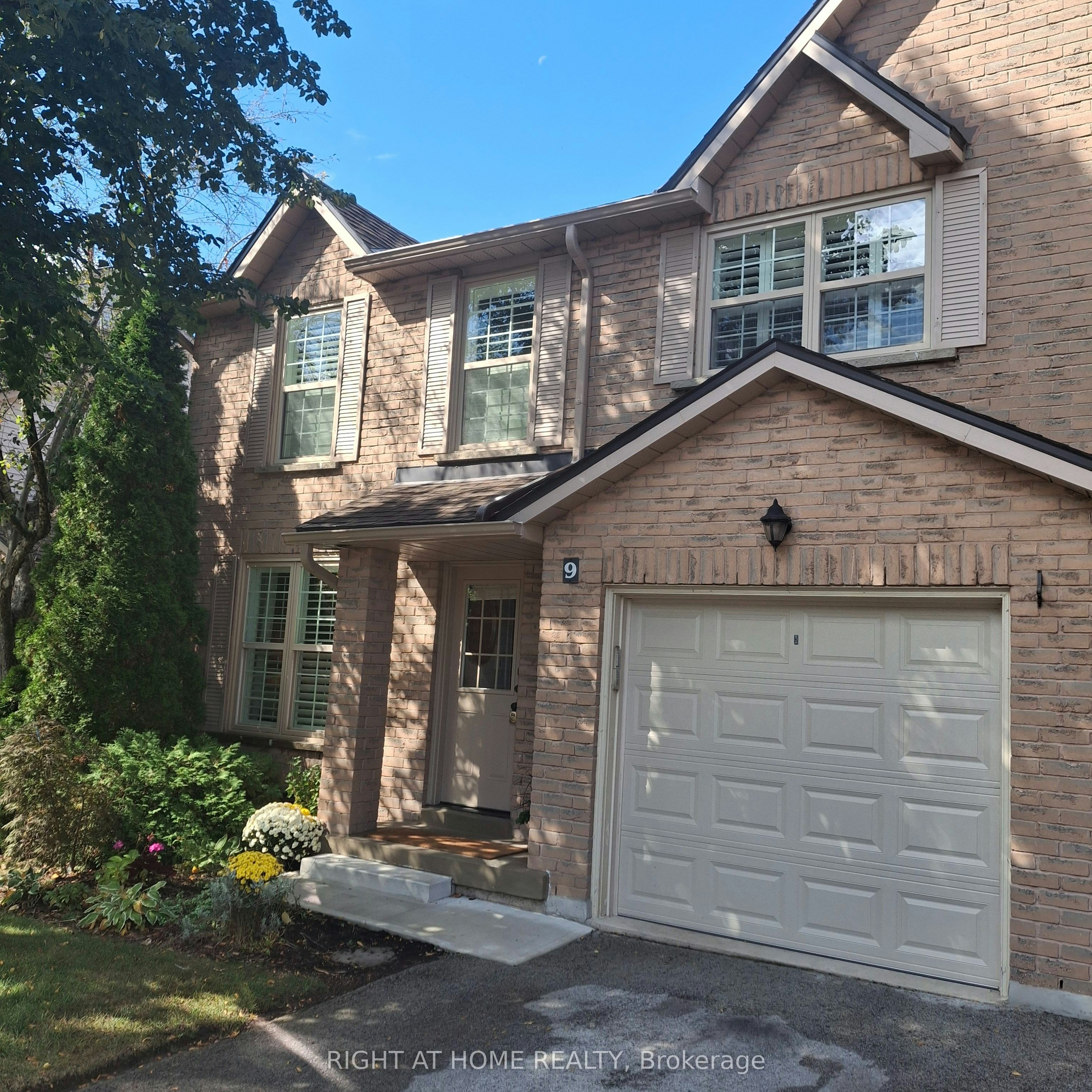 9-2272 Mowat Avenue, Oakville, ON, L6H 5L8