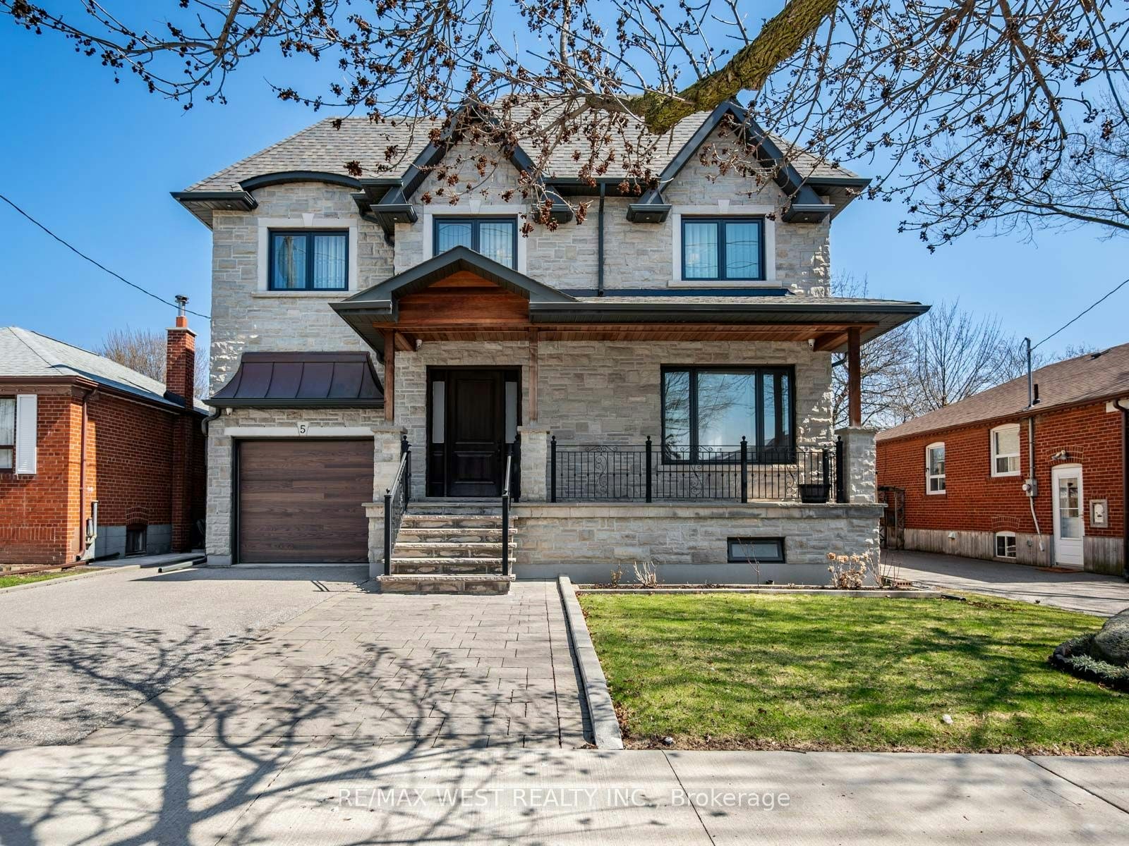 5 Paula Boulevard, Toronto, ON, M8W 4B5