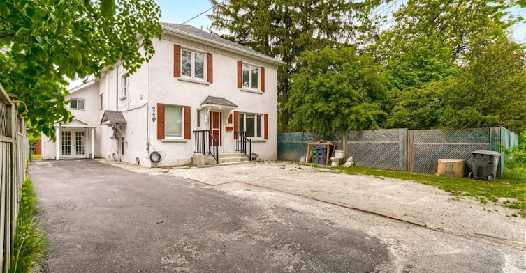 -Lower-249 Burnhamthorpe Road, Toronto, ON, M9B 1Z6