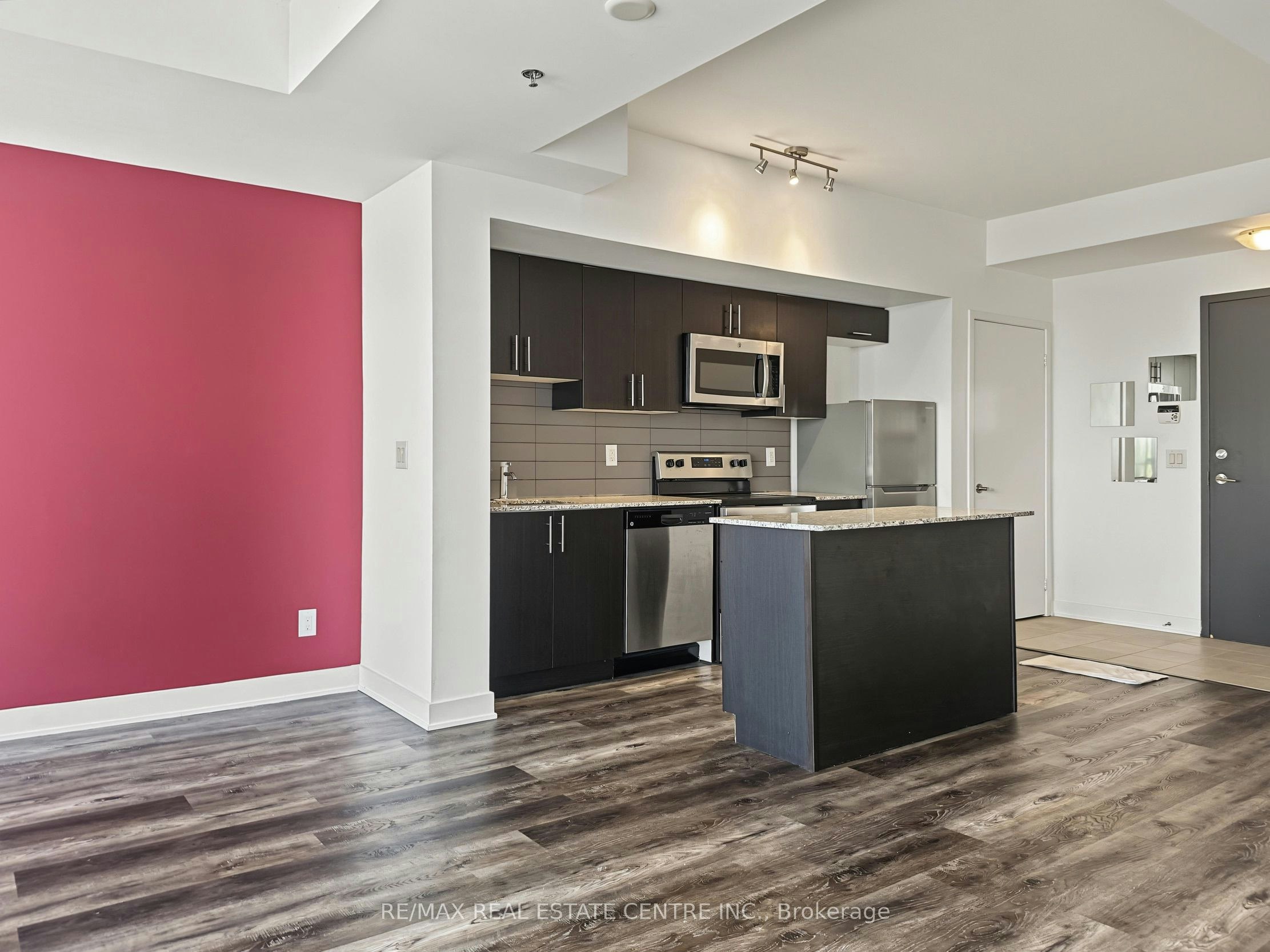 911-11 Superior Avenue, Toronto, ON, M8V 0A7 - 4