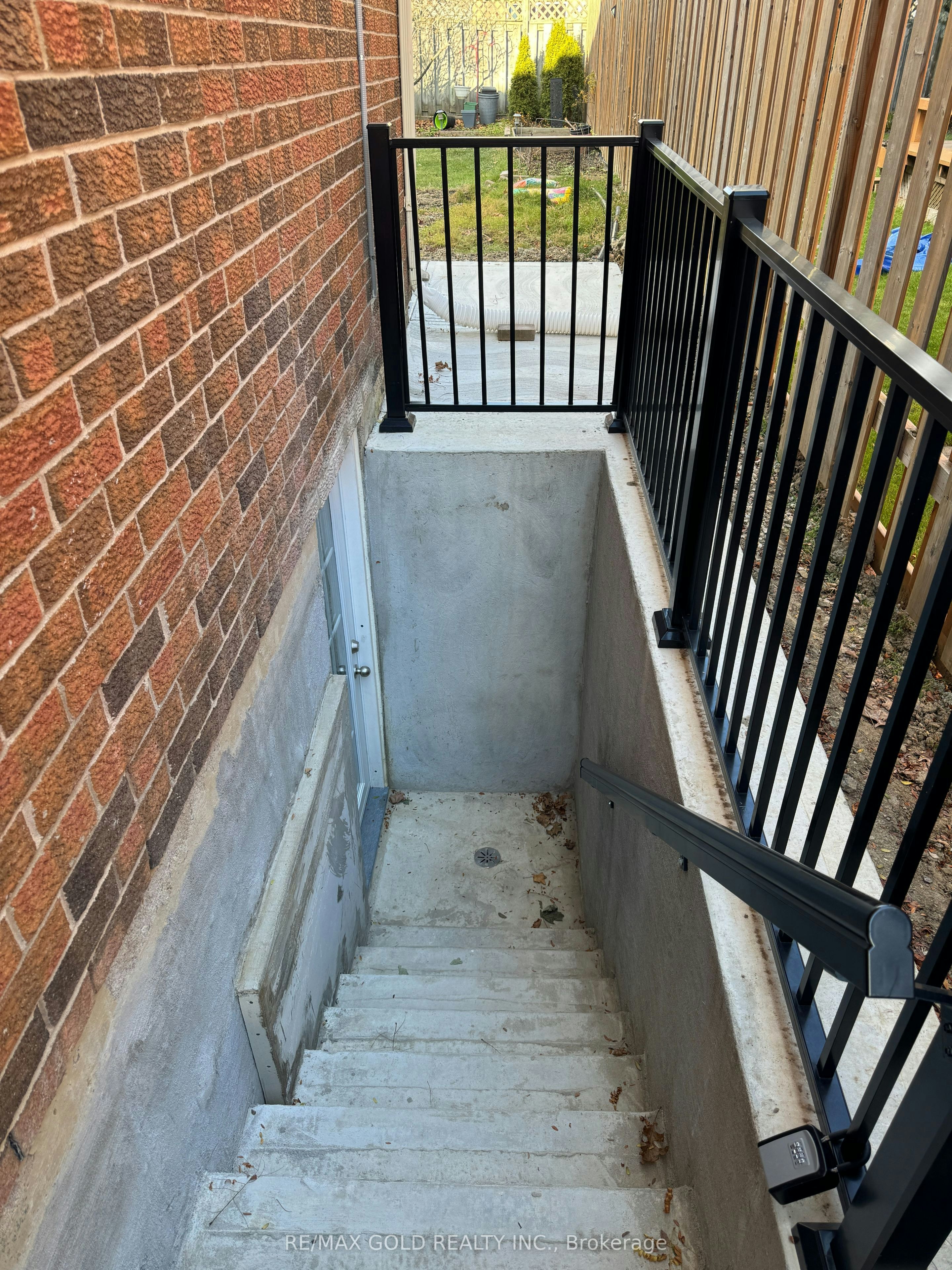 Bsmt-4 Hall Crescent, Brampton, ON, L6X 3J9 - 12