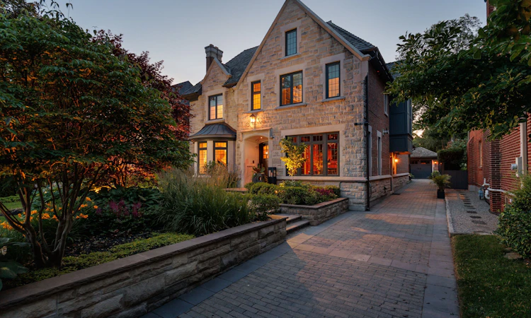 50 Queen Marys Drive