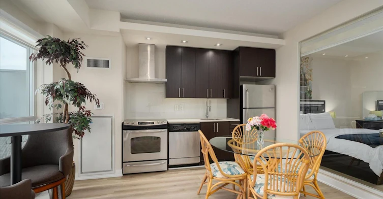 2331-165 Legion Road N, Toronto, ON, M5Y 0B3 - 10