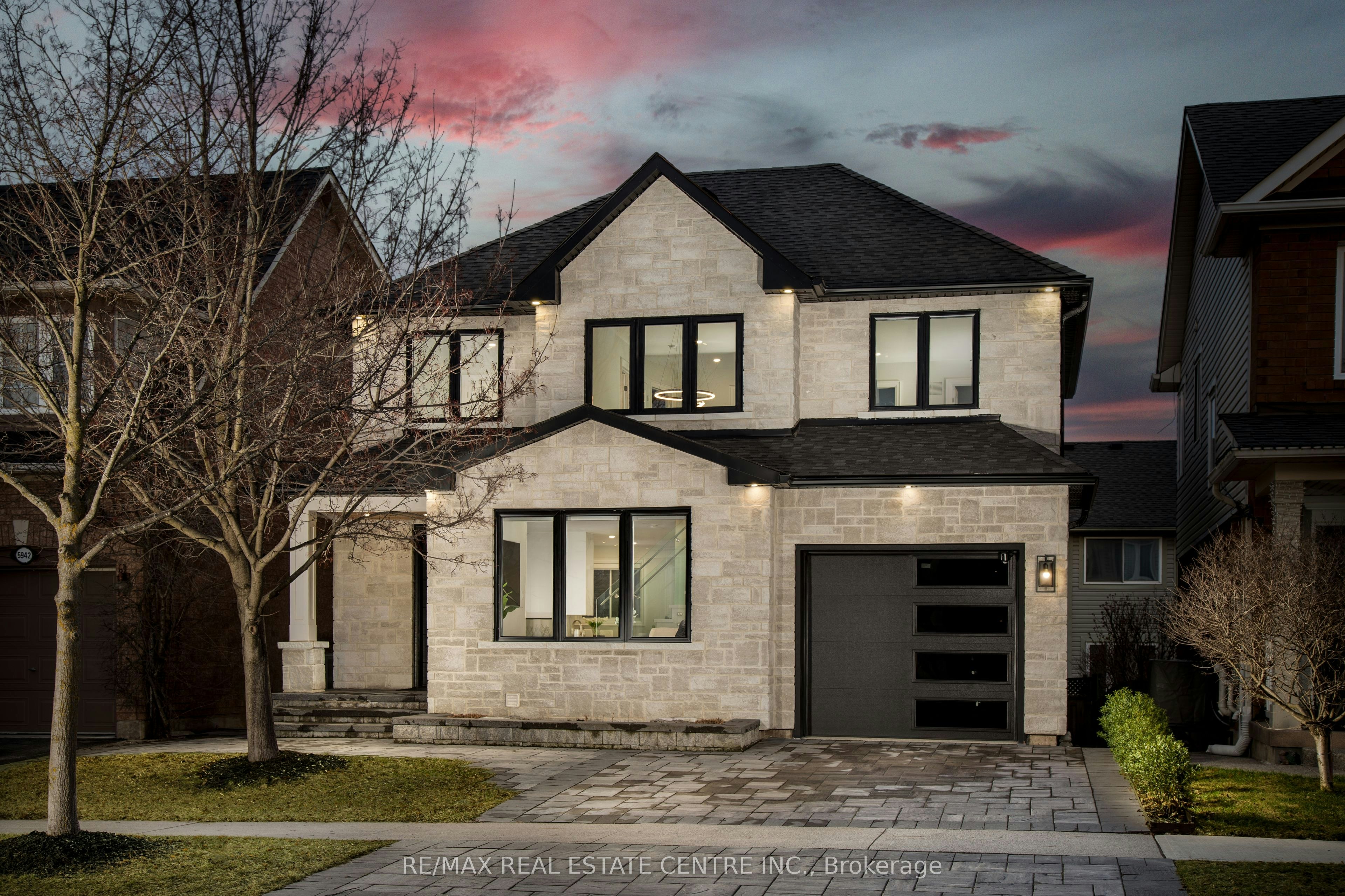 5940 Blue Spruce Avenue, Burlington, ON, L7L 6T2