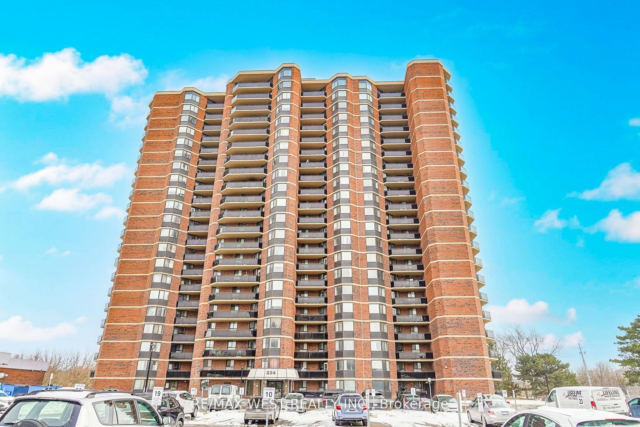 PH10-234 Albion Road, Toronto, ON, M9W 6A7