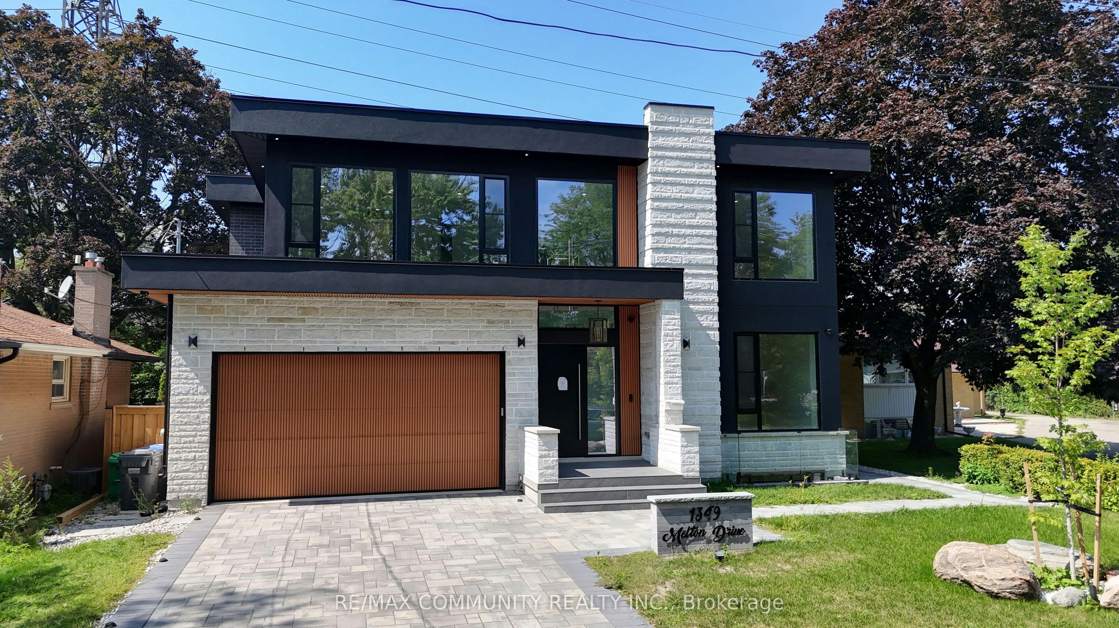 1349 Melton Drive, Mississauga, ON, L4Y 1L6