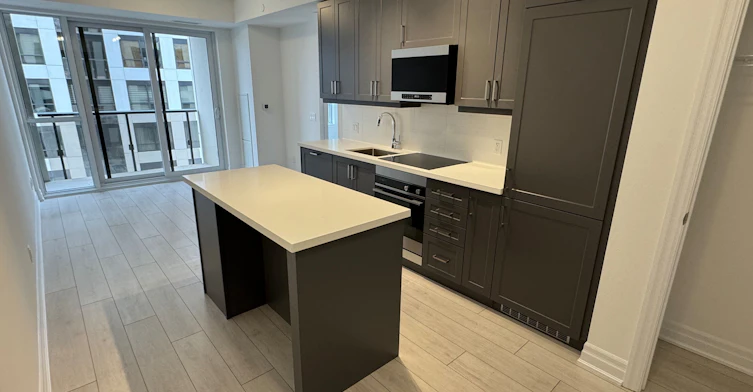 3210-30 Elm Drive W, Mississauga, ON, L5B 0N6 - 3