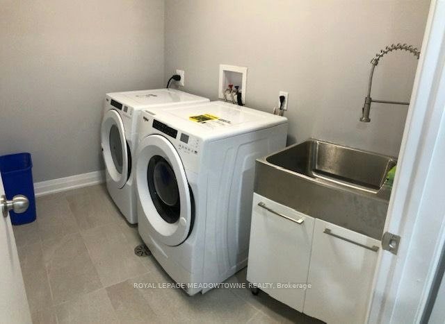 BASEMENT ROOM #2-71 Thirtieth Street, Toronto, ON, M8W 3B9 - 5