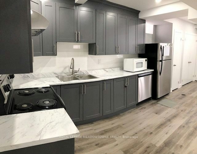 BASEMENT ROOM #2-71 Thirtieth Street, Toronto, ON, M8W 3B9 - 17