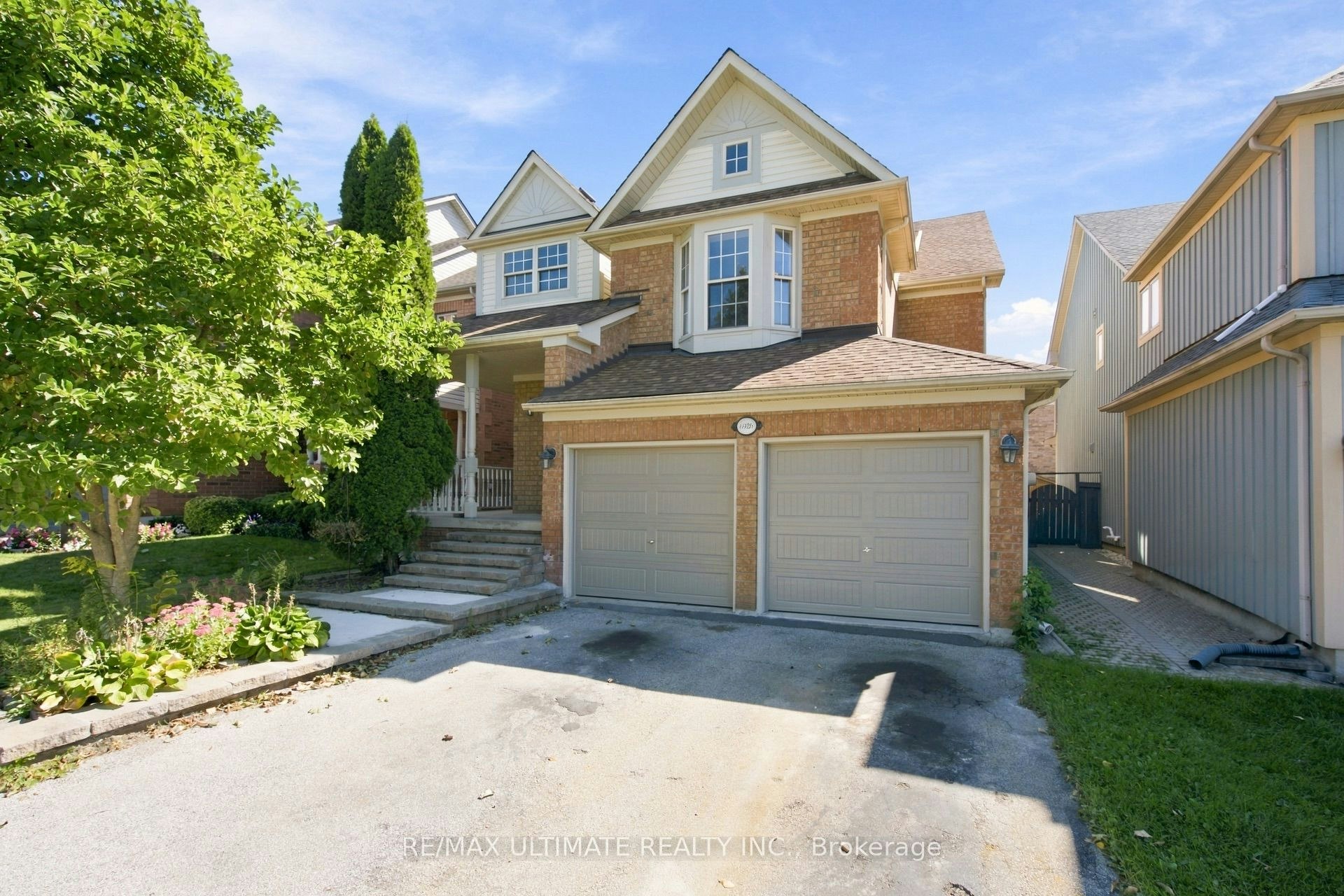 6926 Early Settler Row, Mississauga, ON, L5W 1C1