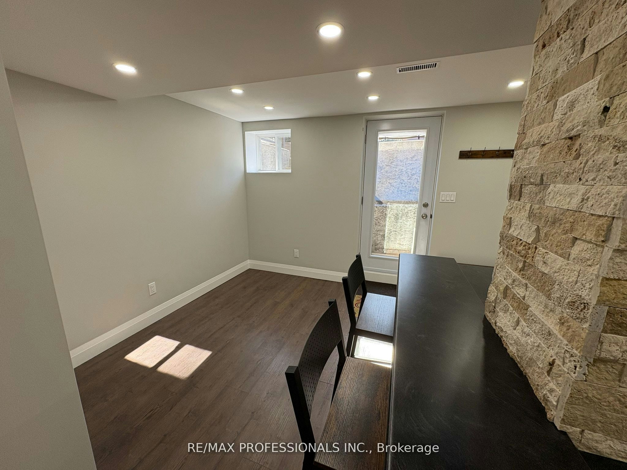 Lower-19 Elmbrook Crescent, Toronto, ON, M9C 5B2 - 7