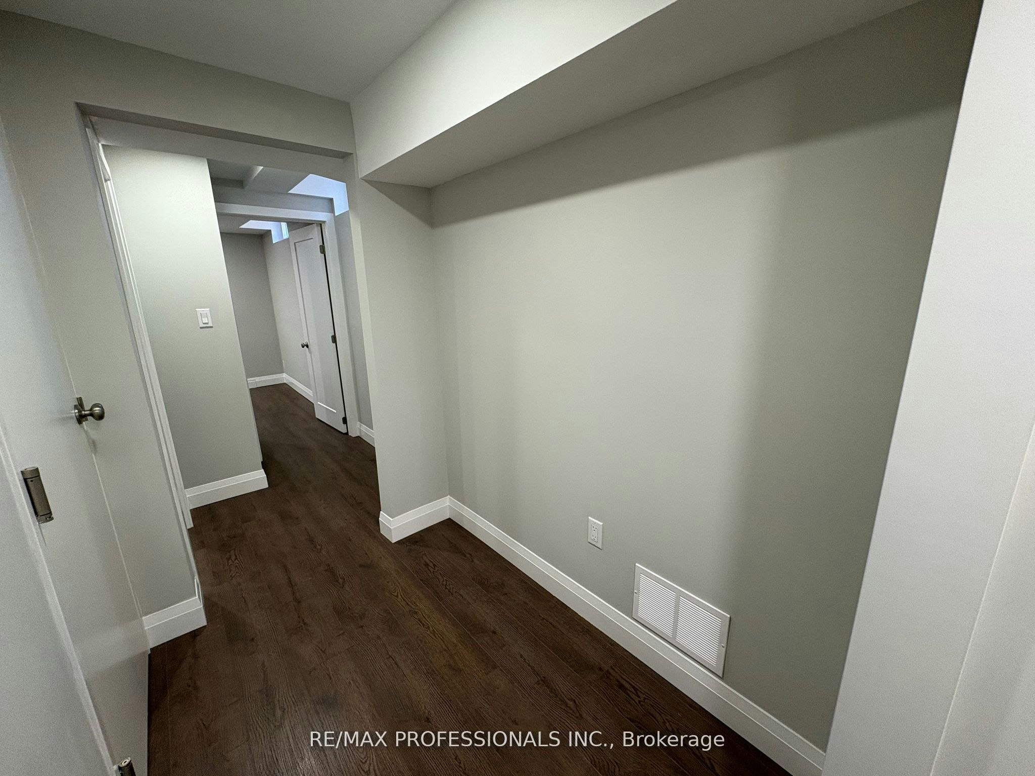Lower-19 Elmbrook Crescent, Toronto, ON, M9C 5B2 - 8