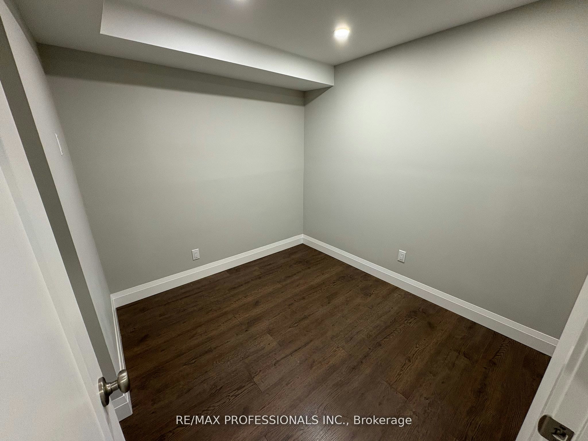 Lower-19 Elmbrook Crescent, Toronto, ON, M9C 5B2 - 13