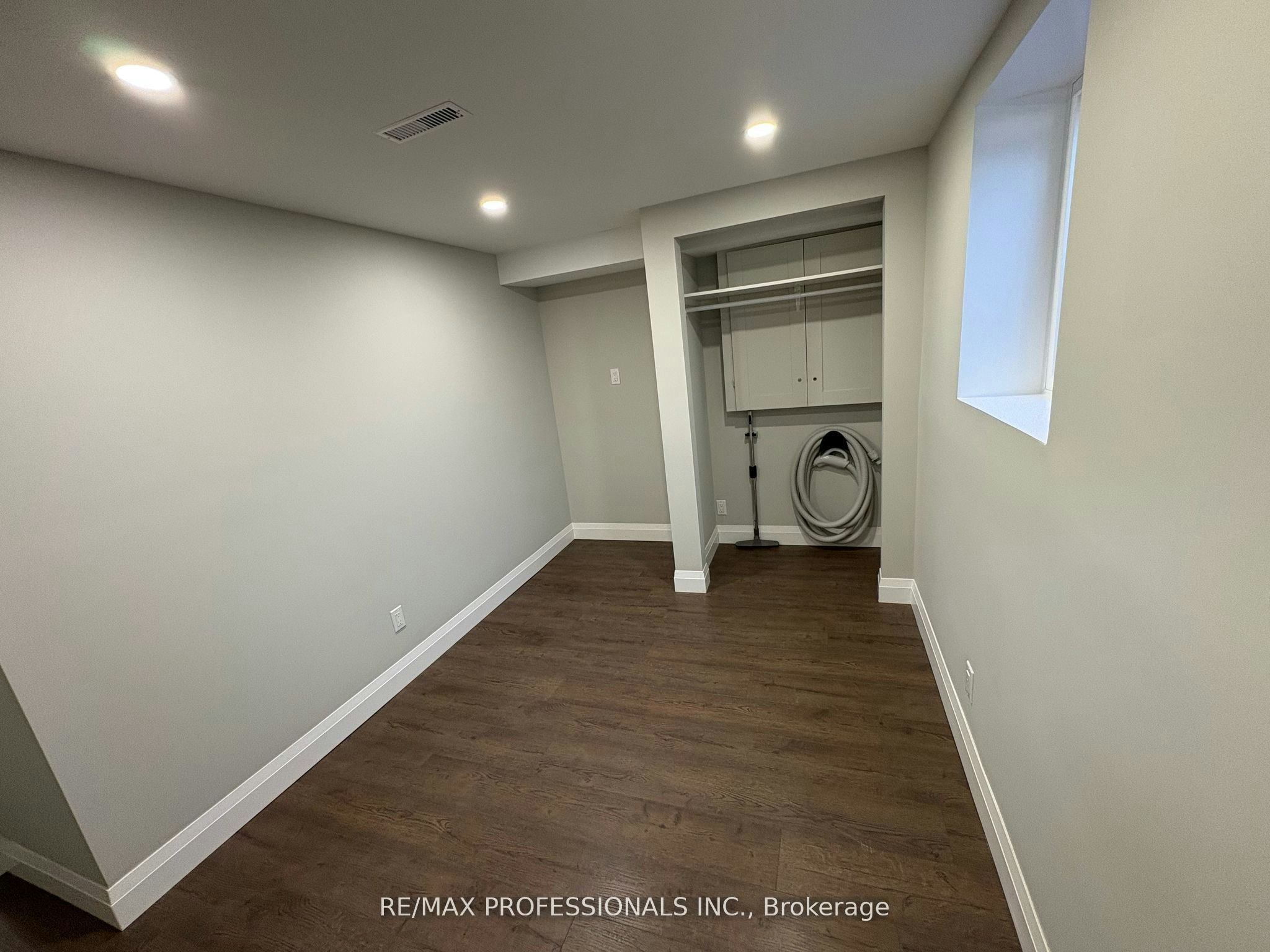Lower-19 Elmbrook Crescent, Toronto, ON, M9C 5B2 - 12