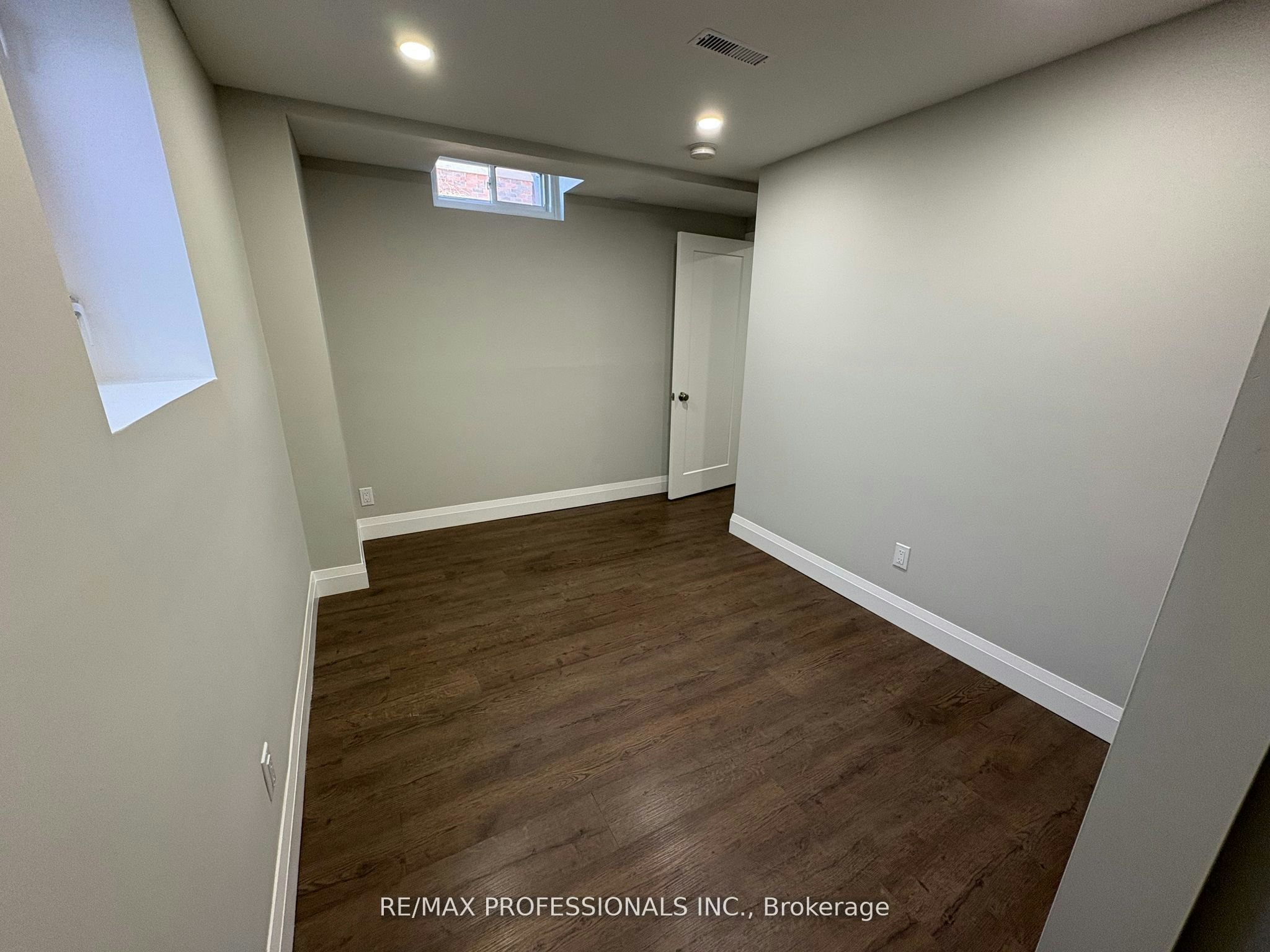 Lower-19 Elmbrook Crescent, Toronto, ON, M9C 5B2 - 11
