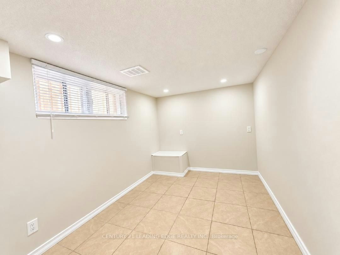 Lower Level-28 Eringate Drive, Toronto, ON, M9C 3Y7 - 25