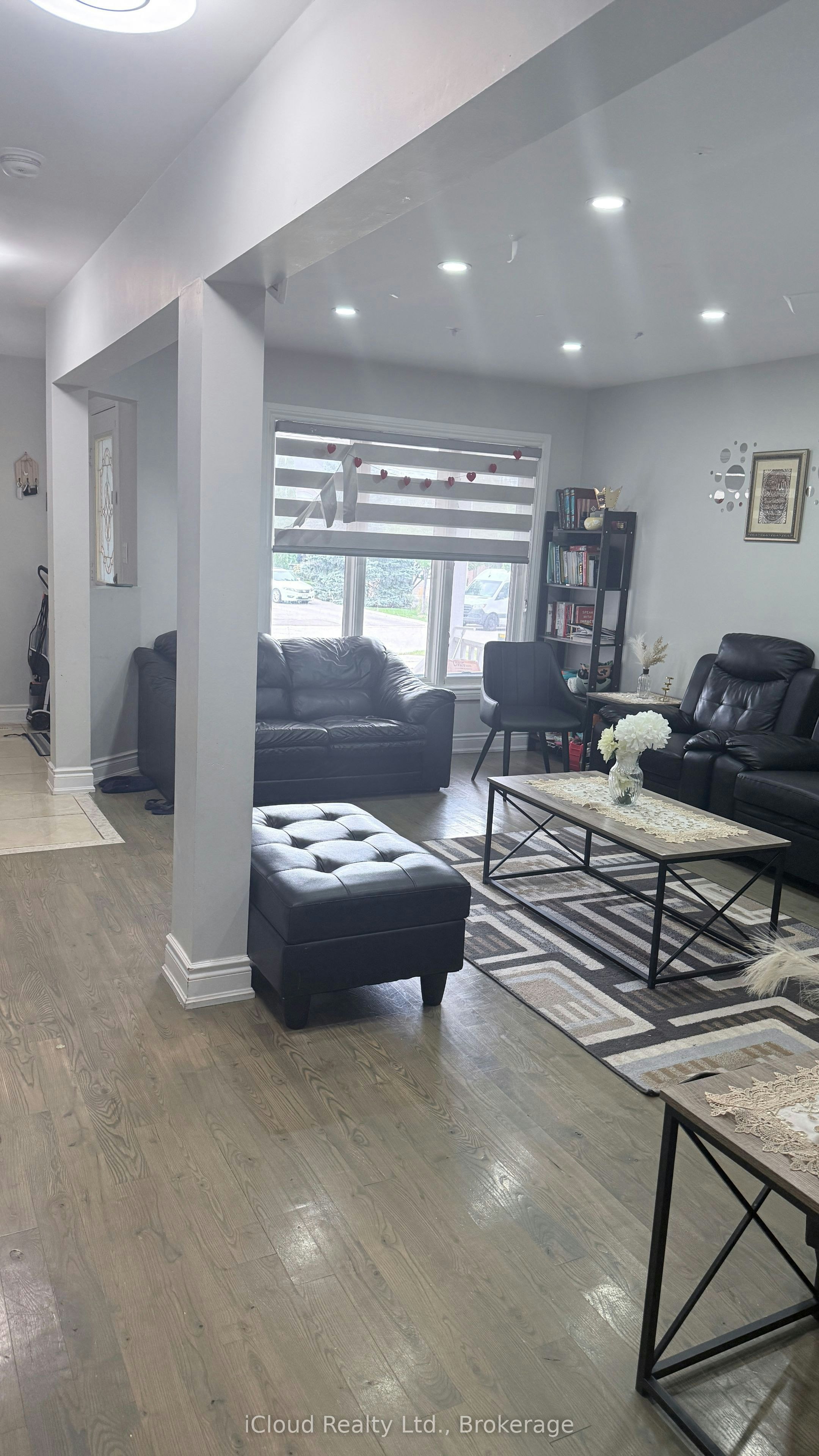 7050 Black Walnut Trail, Mississauga, ON, L5N 7N6 - 2