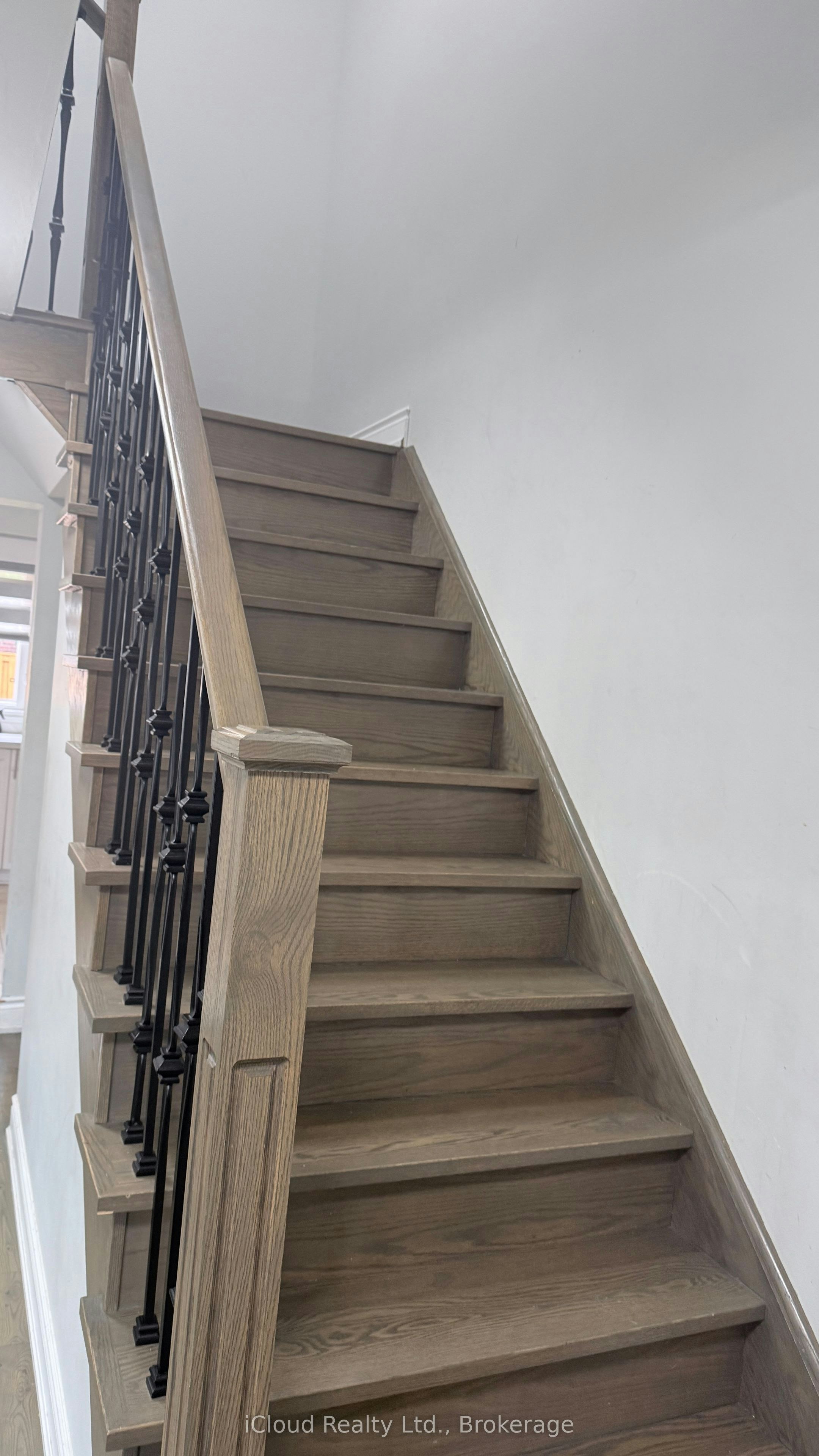 7050 Black Walnut Trail, Mississauga, ON, L5N 7N6 - 5