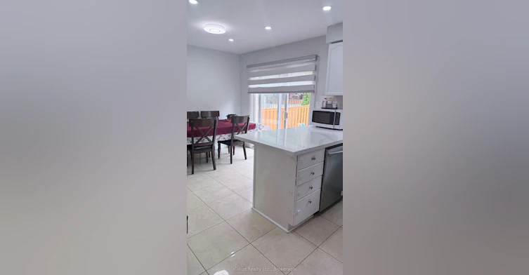 7050 Black Walnut Trail, Mississauga, ON, L5N 7N6 - 7