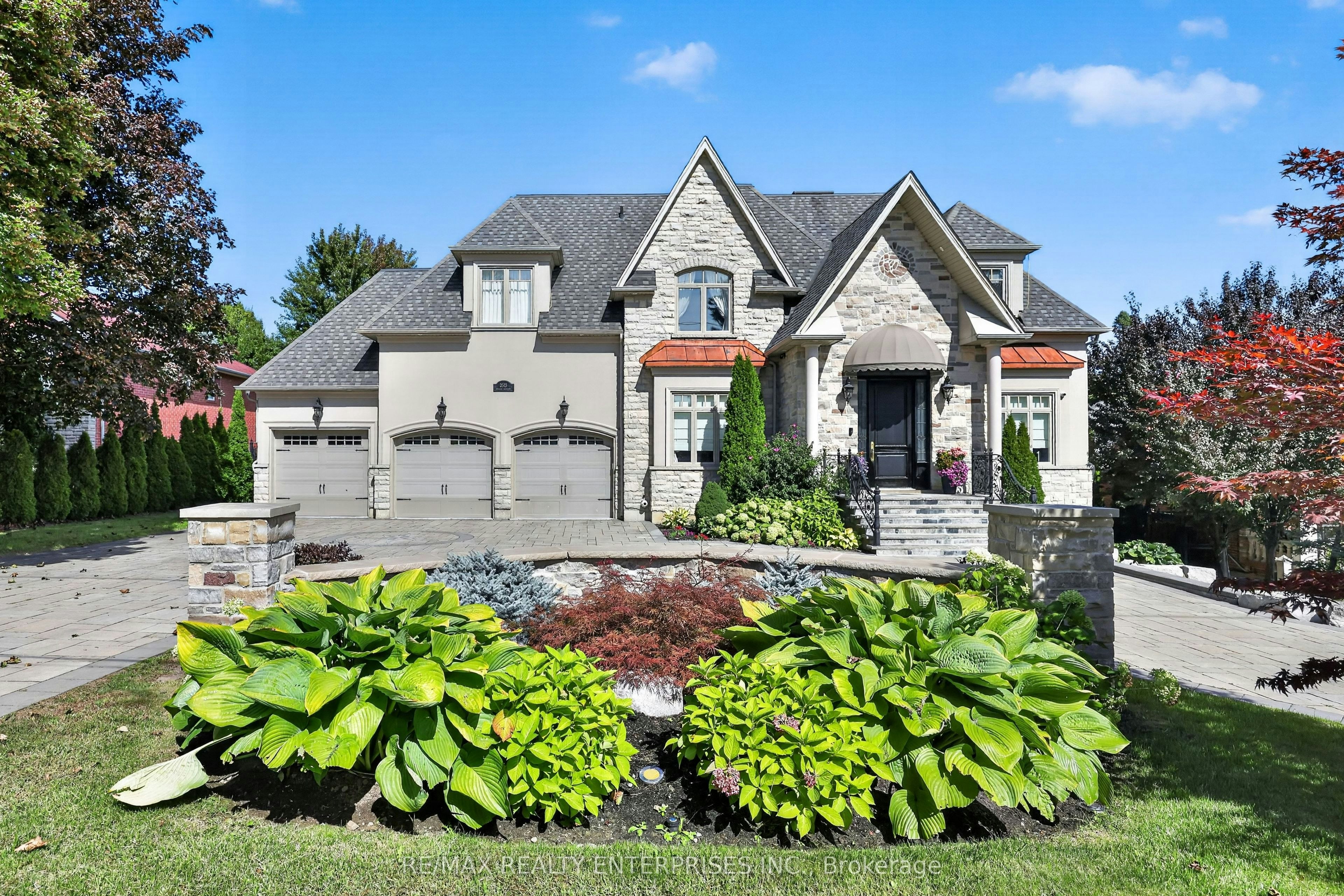 2513 Sharon Crescent, Mississauga, ON, L5C 1Y9