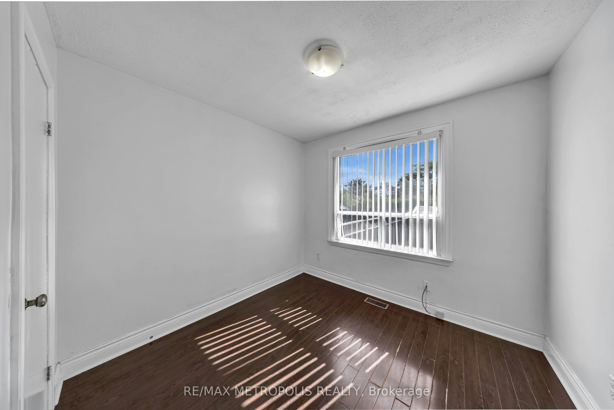 Main-147 Vodden Street E, Brampton, ON, L6V 1M6 - 17