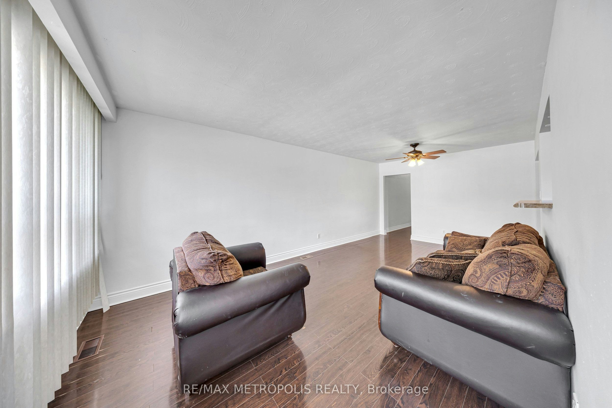Main-147 Vodden Street E, Brampton, ON, L6V 1M6 - 8