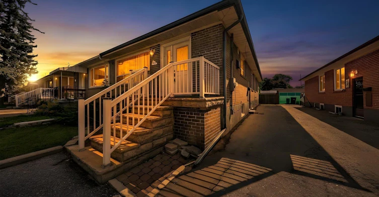 Main-147 Vodden Street E, Brampton, ON, L6V 1M6