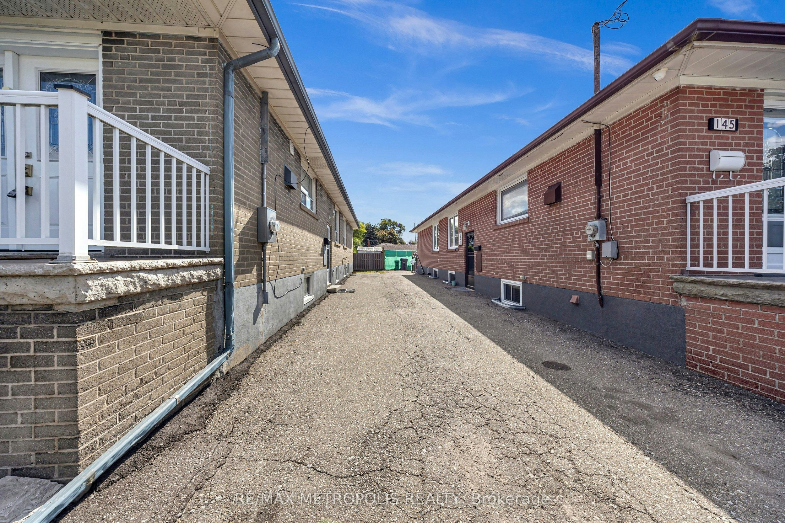 Main-147 Vodden Street E, Brampton, ON, L6V 1M6 - 3